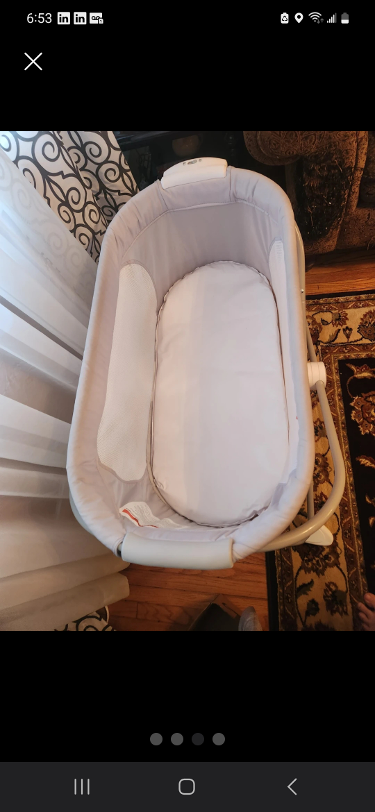 Fisher price bassinet. Like New! - photo 2