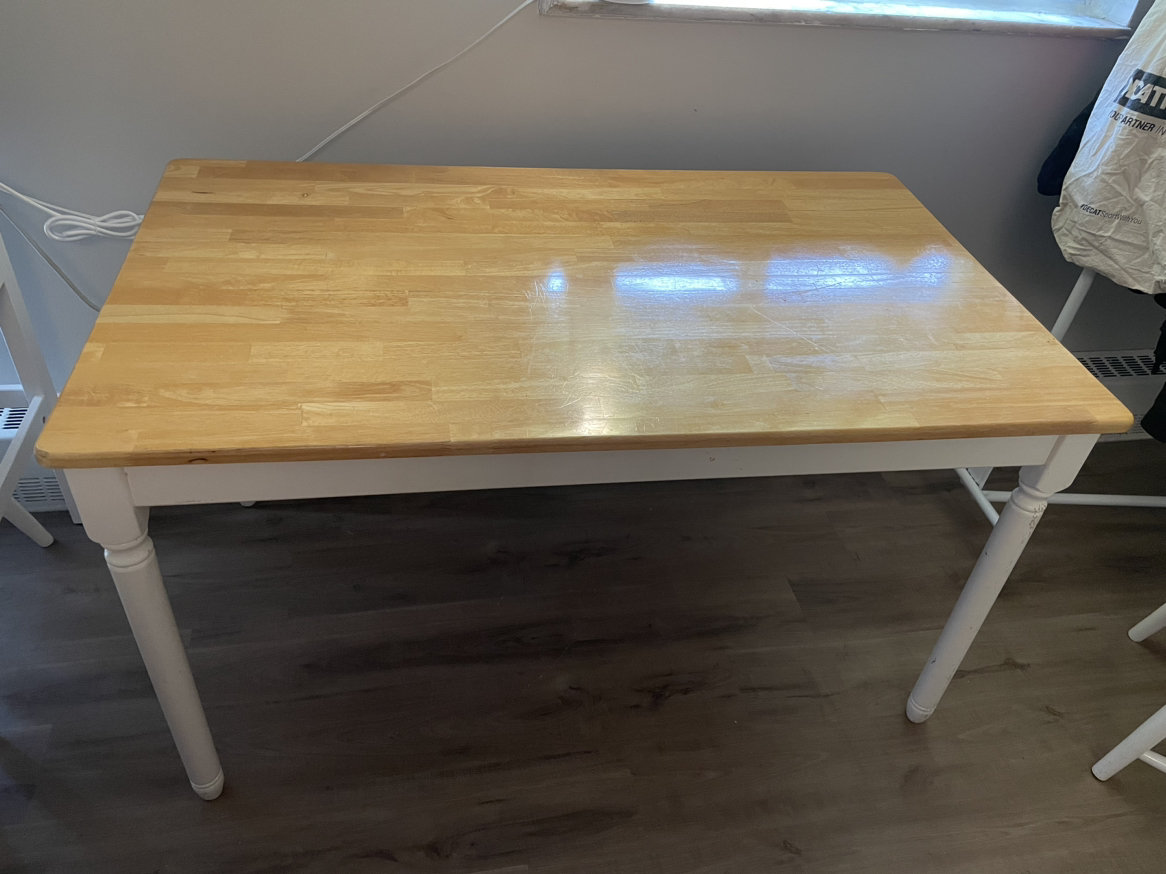 Wood dinning table
