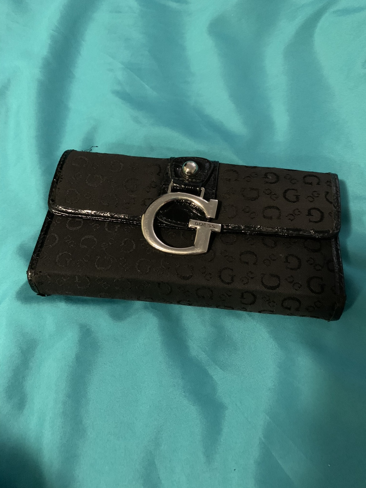 Guess wallet