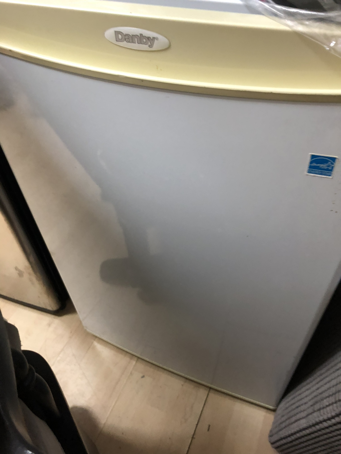 2 bar fridges mini one stainless steel other white one - photo 4