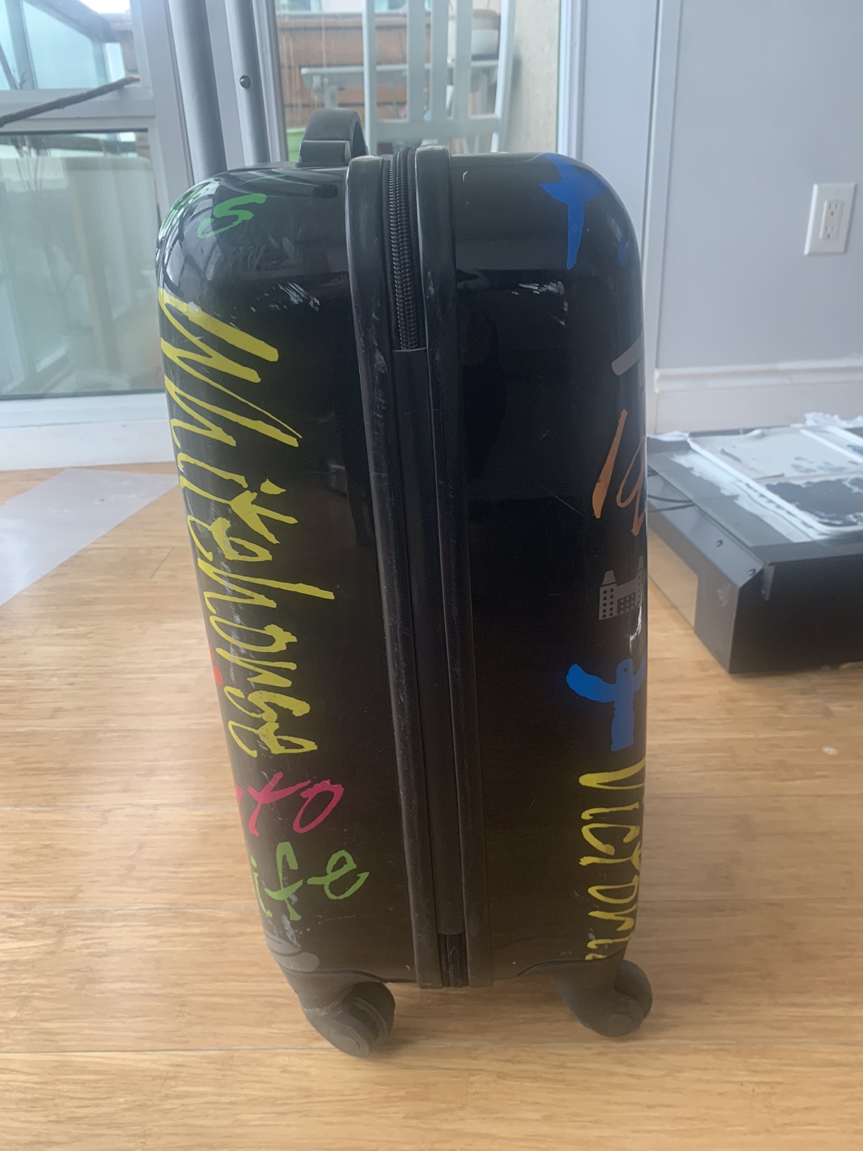 Suitcase Canada theme image indicator(3)