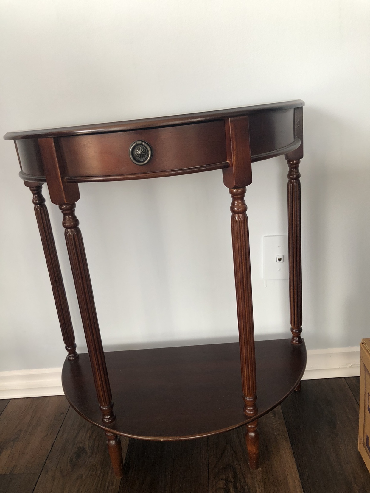 Corner table wood