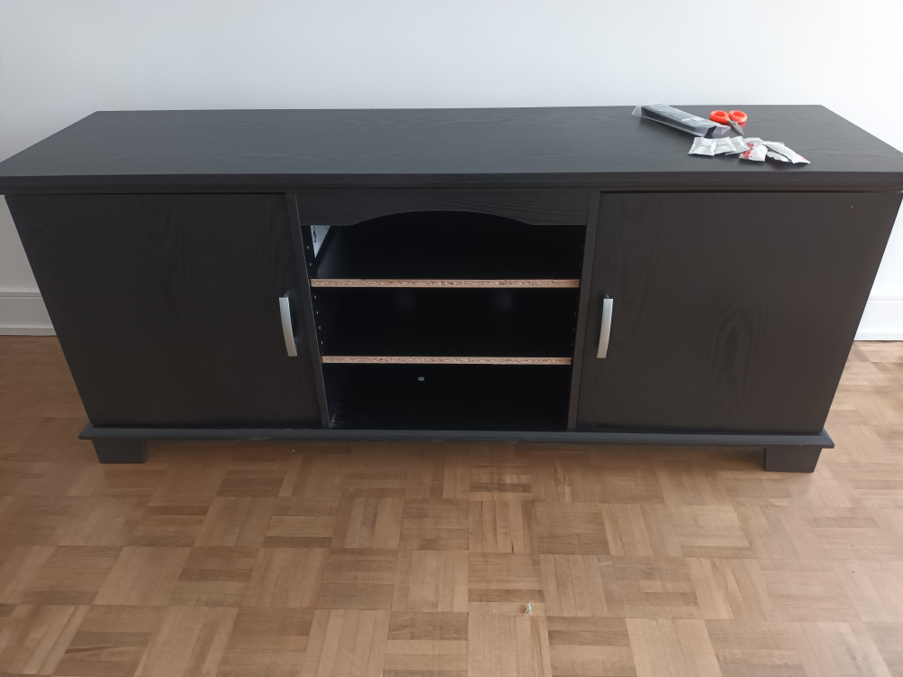 Mailus TV stand for TV's upto 65"