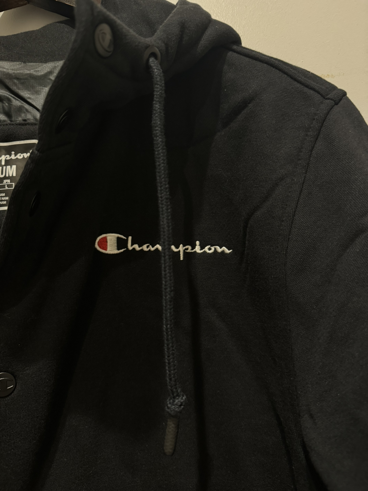 Champion black jacket image indicator(2)