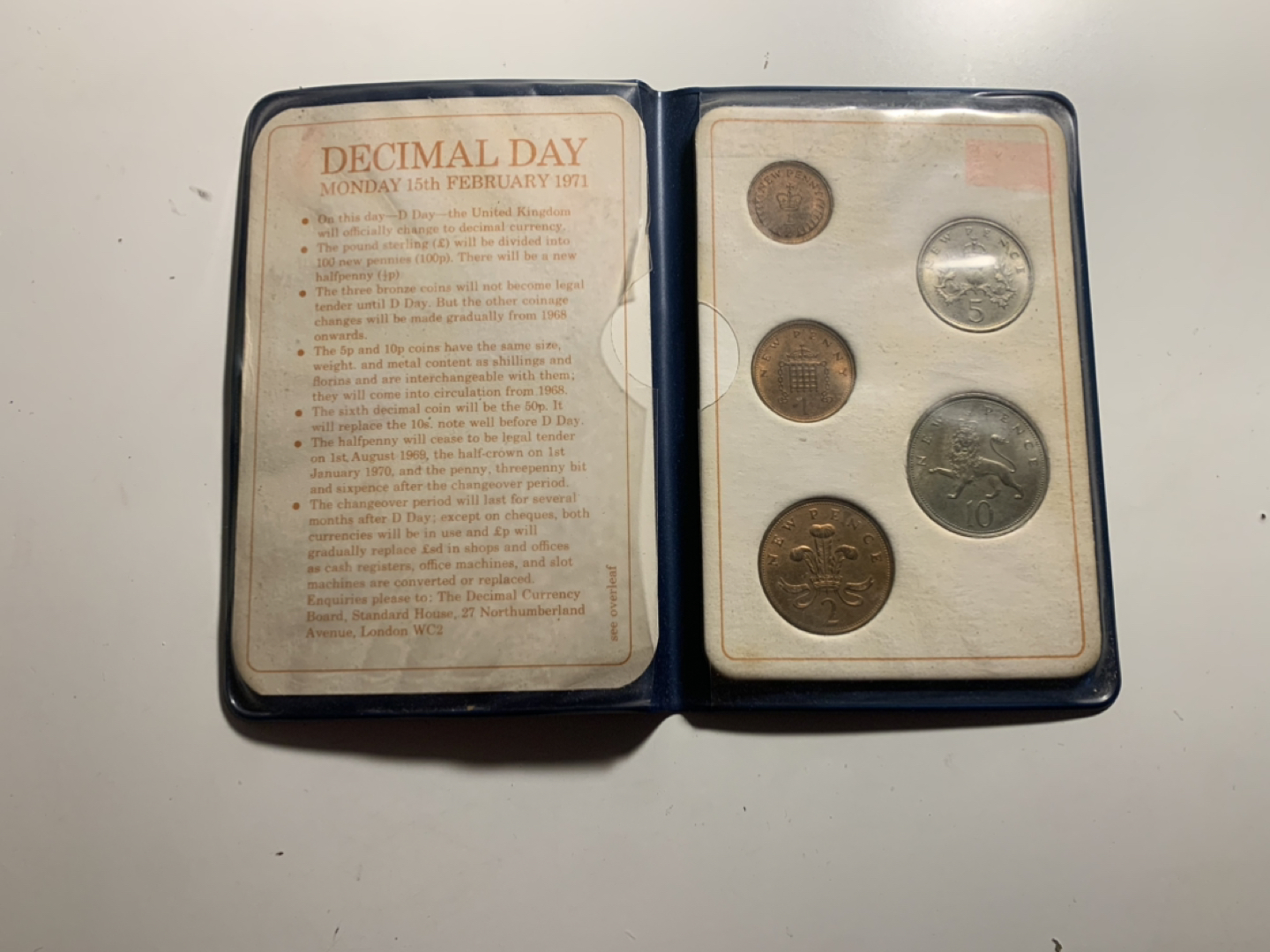 Uncirculated Britains First Decimal Coins - photo 3