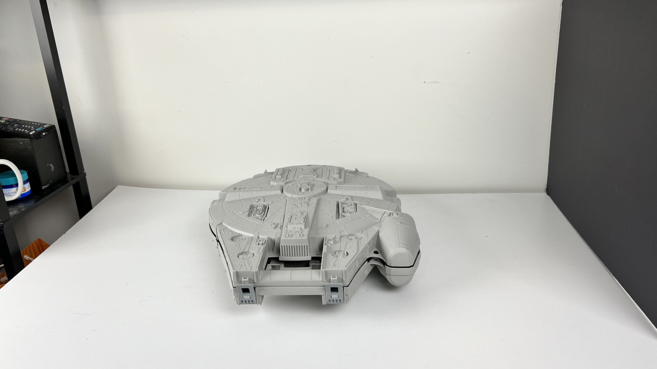 Millenium Falcón case w/18 figures image indicator(5)