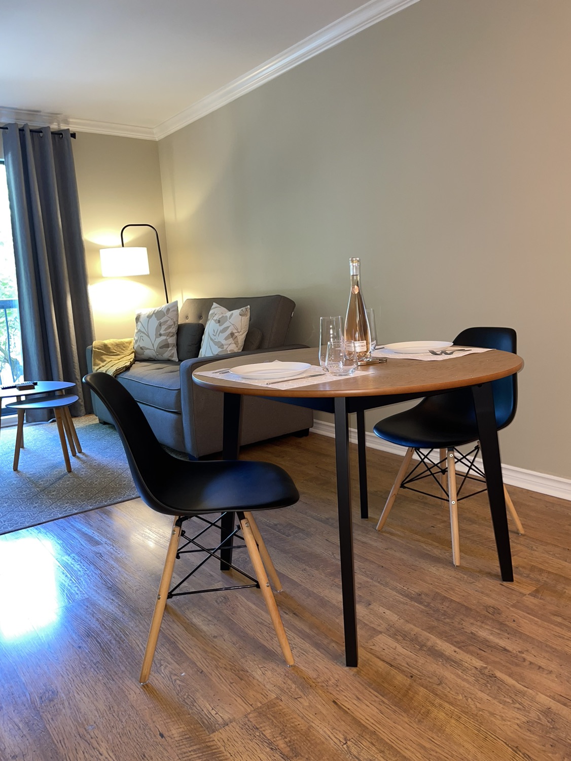 Dining Table and Chairs - photo 2