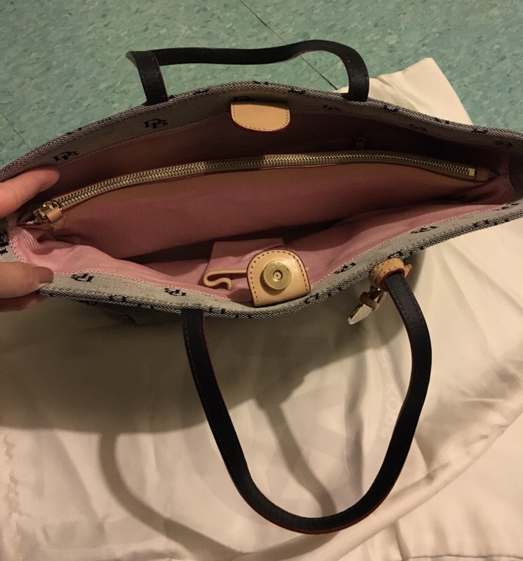 Dooney and Bourke hand bag - photo 2