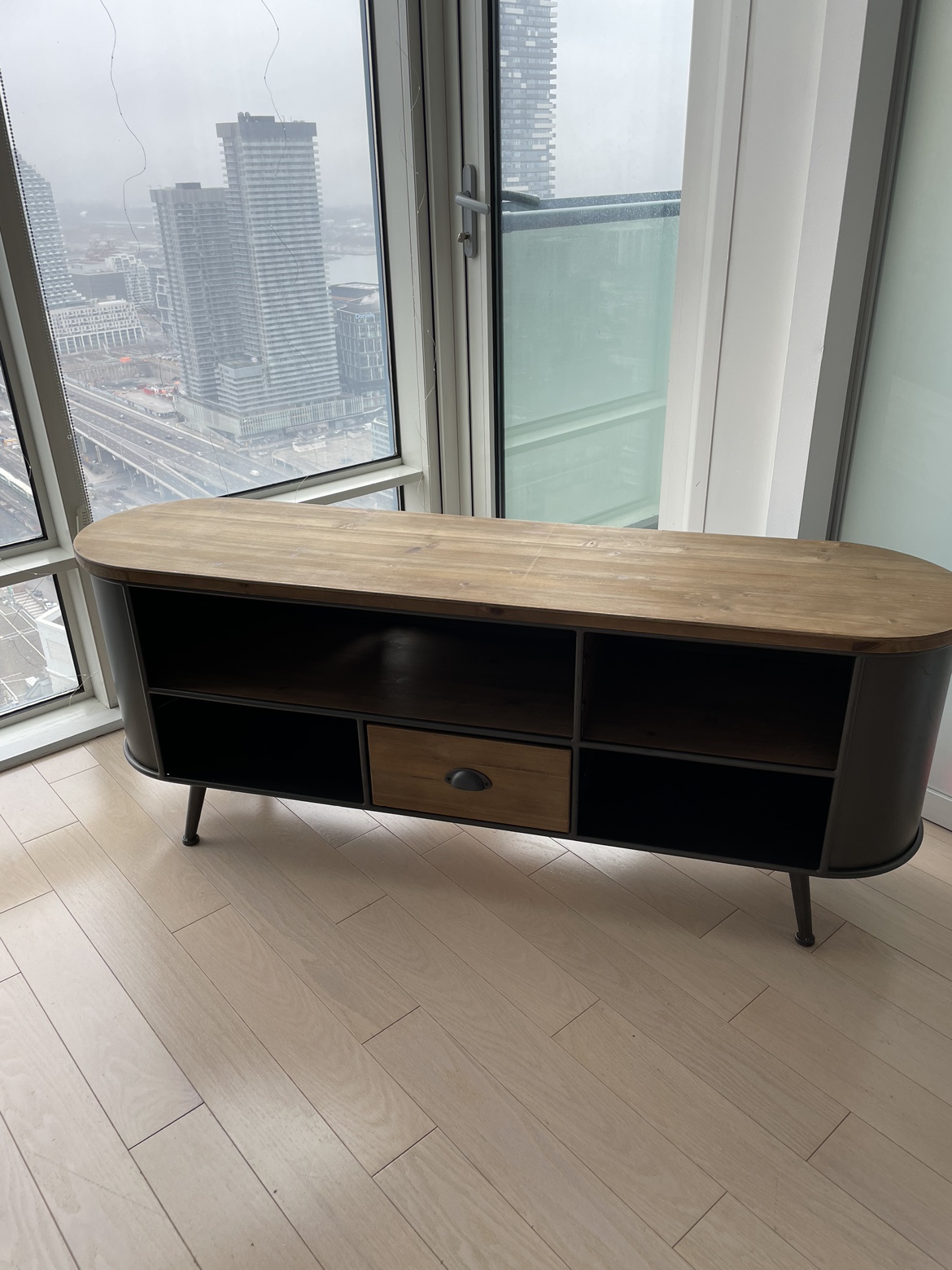 Structube Media Unit thumbnail