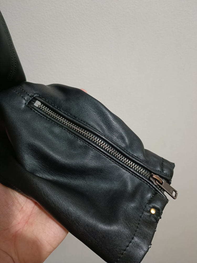 Zara leather jacket black color Size XXL but fit to XL image indicator(2)