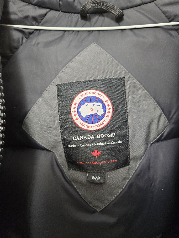 Canada Goose Bomber Winter Parka - Women's size small image indicator(3)