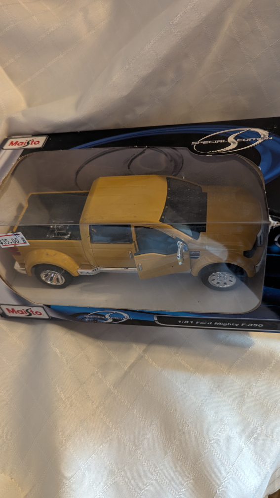 Maisto Ford F-350 Pick-up Truck Die Cast 1/31 Scale New - photo 4