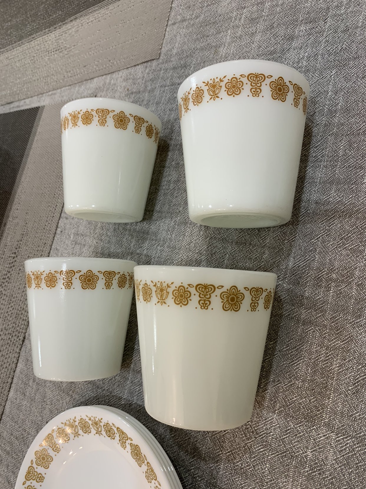 4 Pyrex Gold Butterfly Mugs & Small Plates image indicator(7)