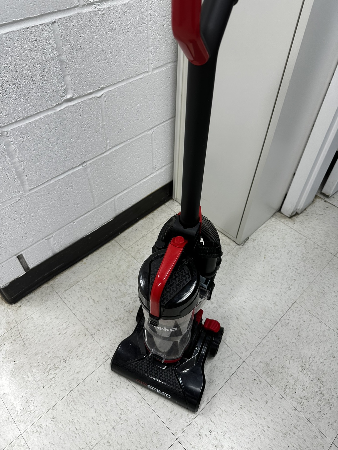 Vacuum - photo 2