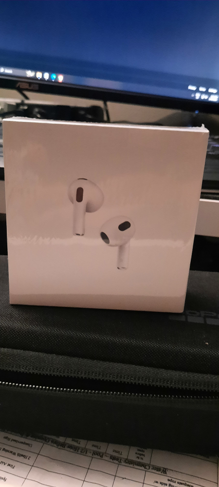 apple airpods with Magsafe