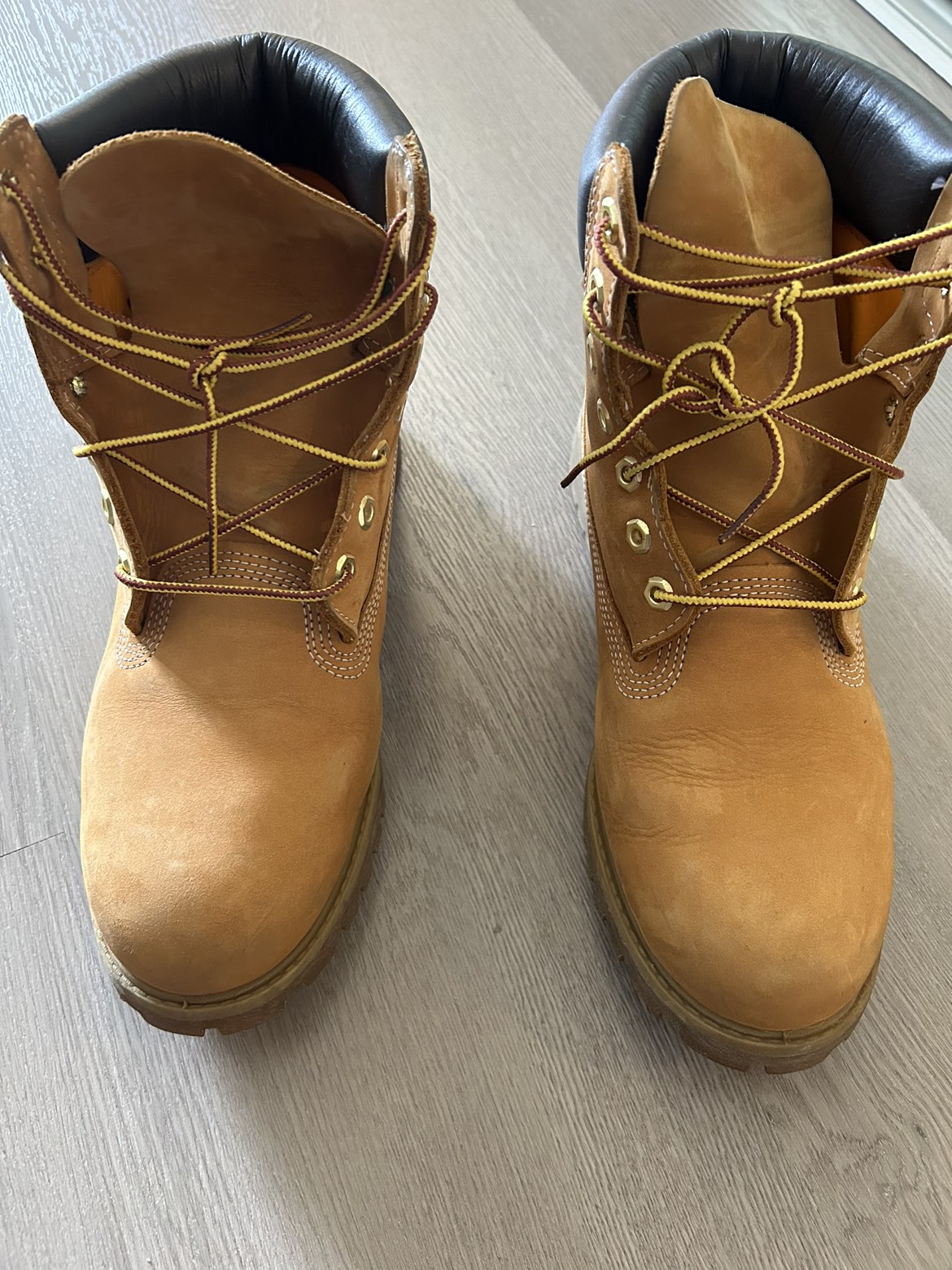 MENS SZ 9.5 CLASSIC “WHEATS” TIMBERLANDS thumbnail