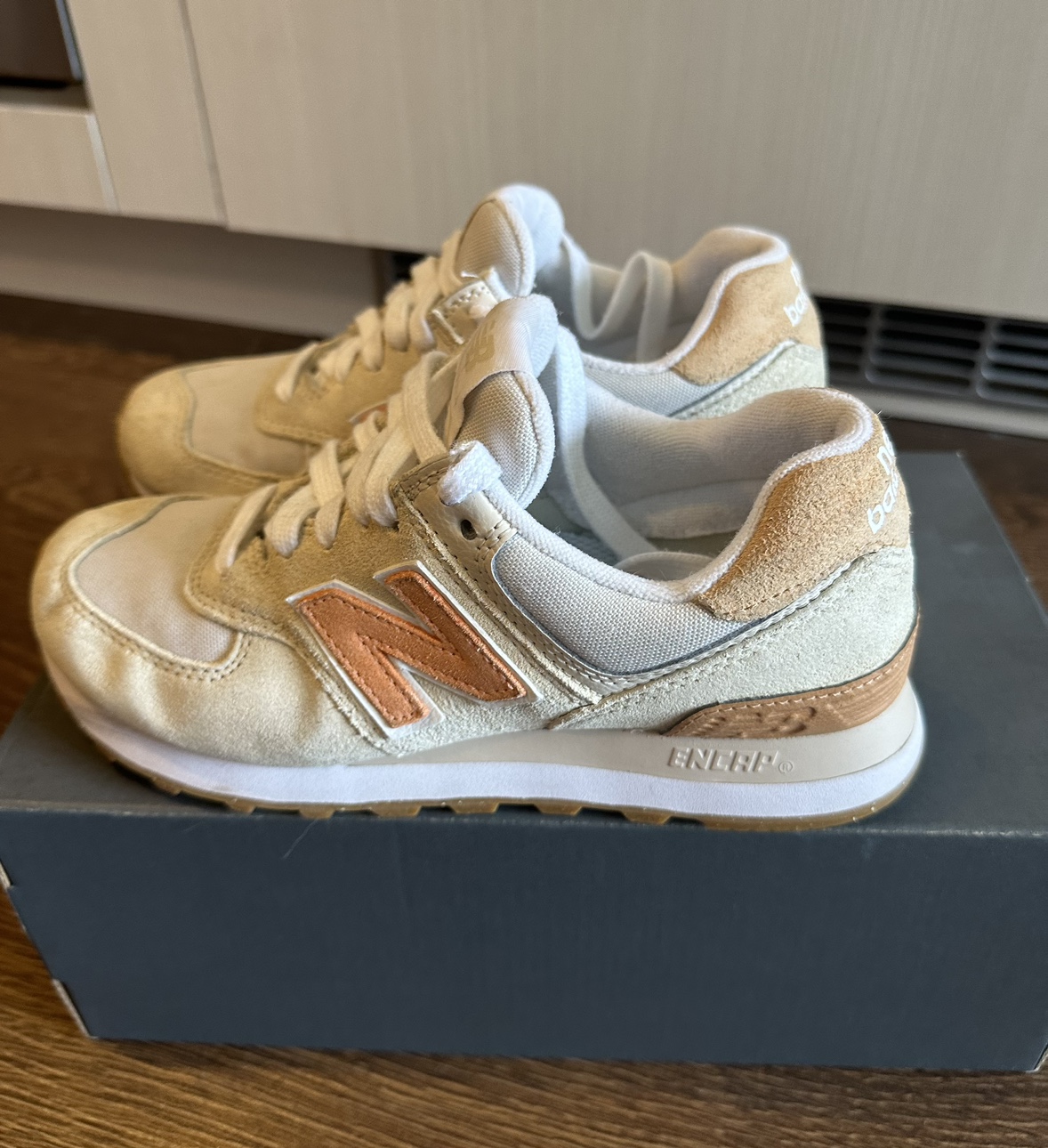 New Balance 547 Sneakers - Size 6 - photo 3