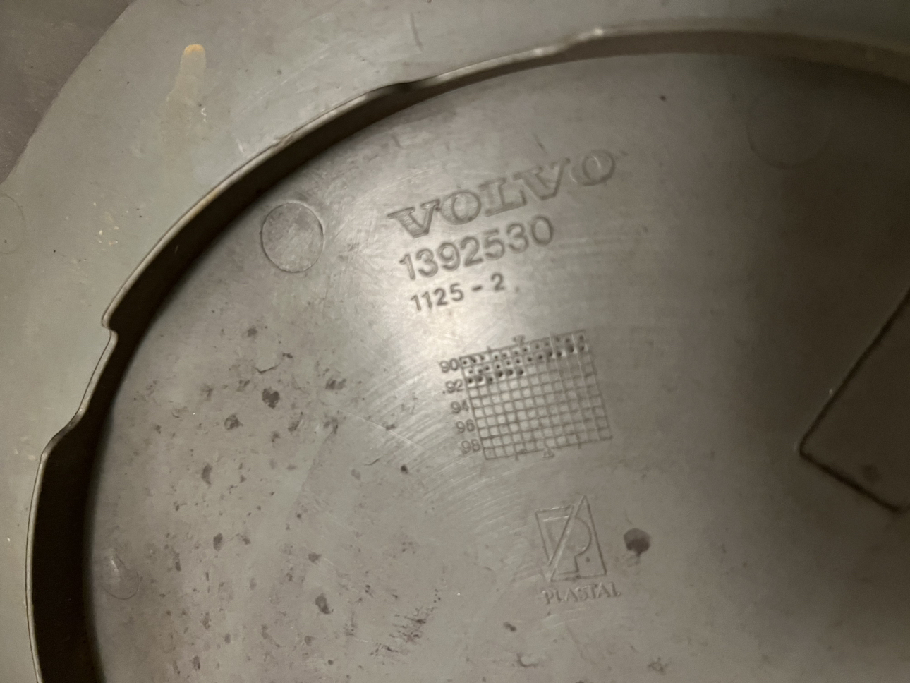 Volvo 15” Wheel Cover image indicator(6)