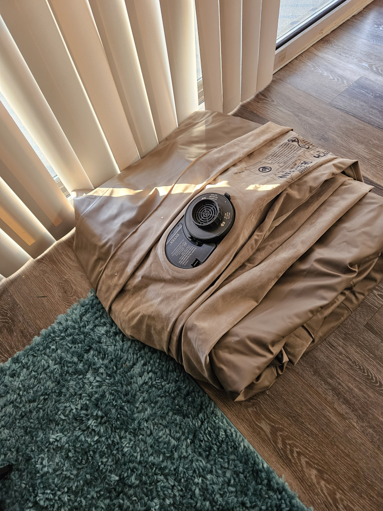 Intex Air matress queen size thumbnail