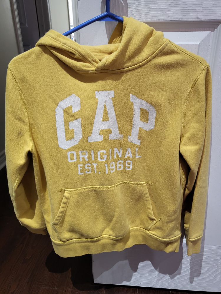 Gap sweater