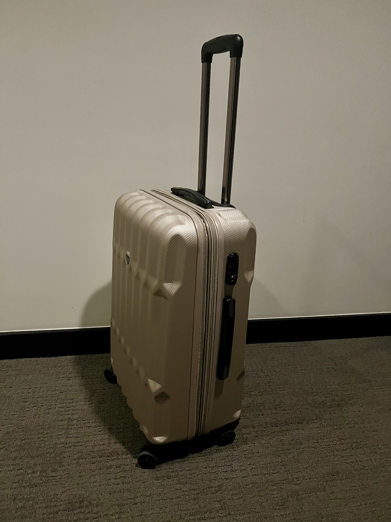 Lightweight Hardcover Luggage with Spinner Wheels - photo 2