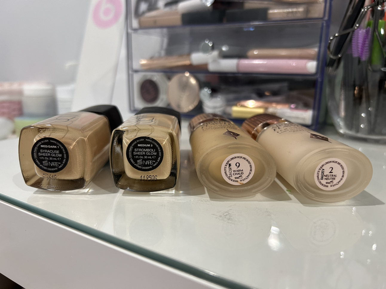 MAKEUP ARTIST SALE image indicator(2)