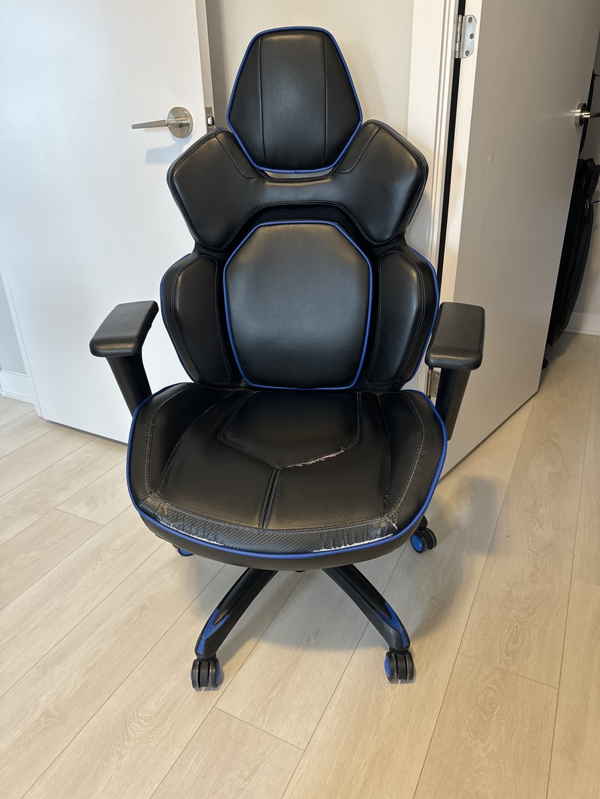 DPS 3D Gaming Chair - photo 2