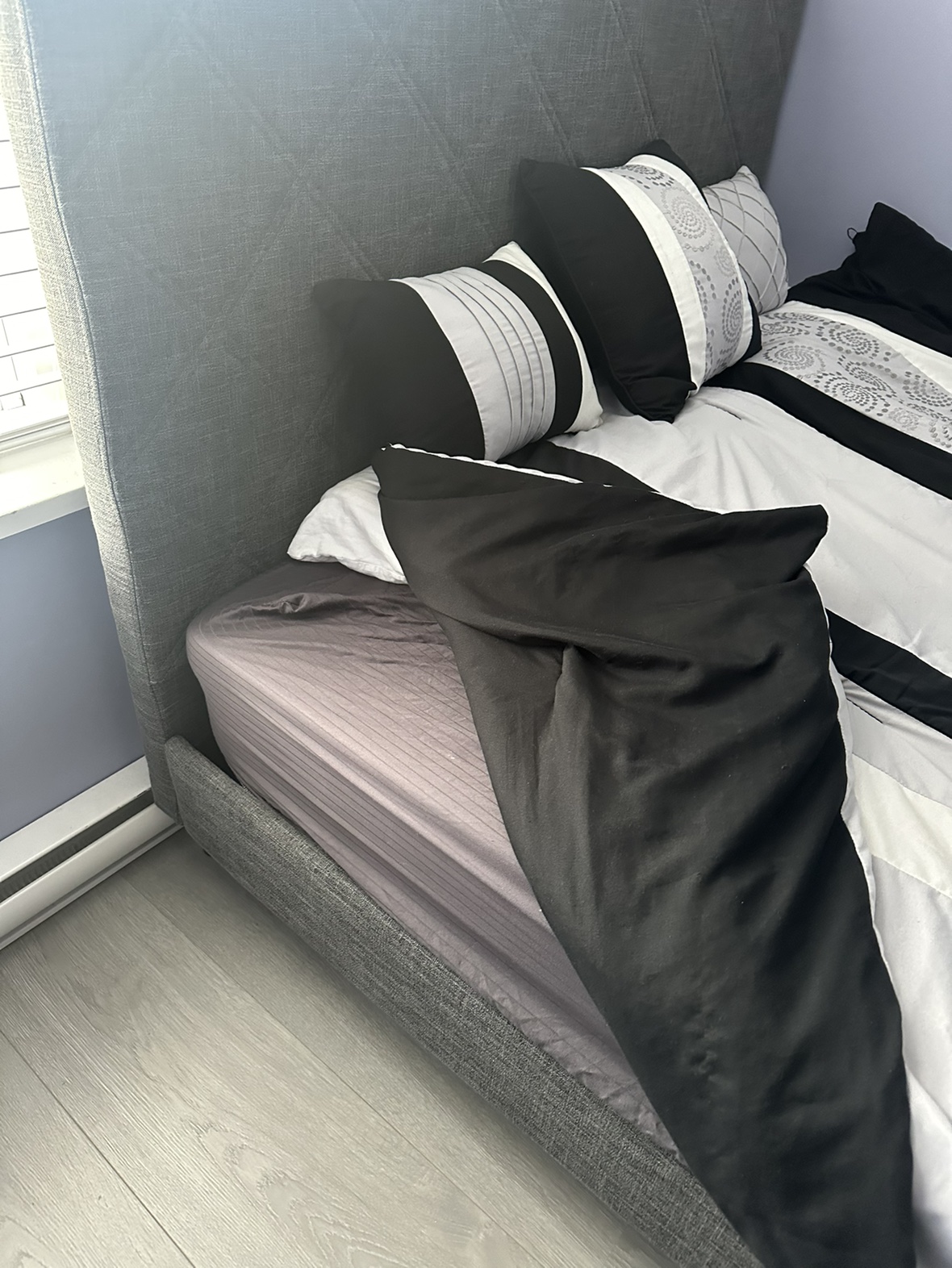 Queen size bed with mattress