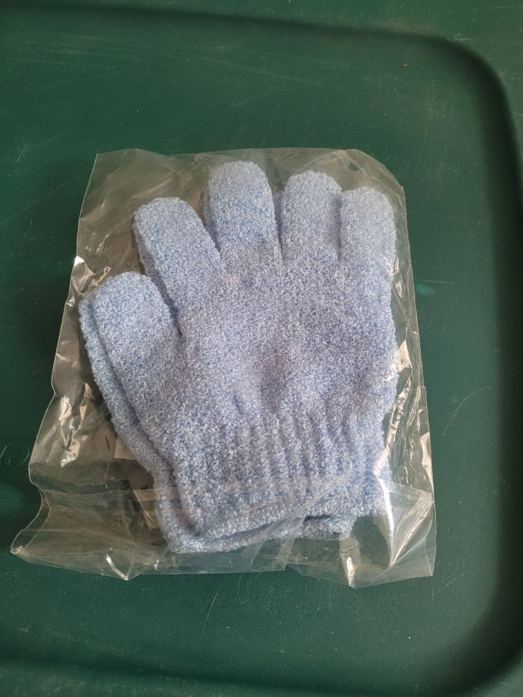 Avon exfoliating bath gloves