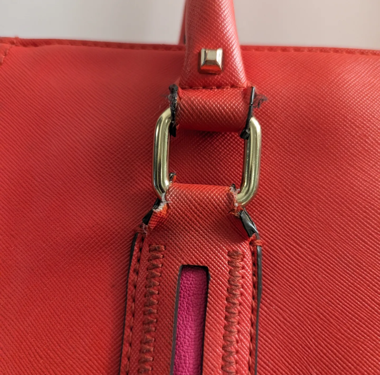 Stella & Dot Madison Tech Poppy Tote Bag image indicator(4)
