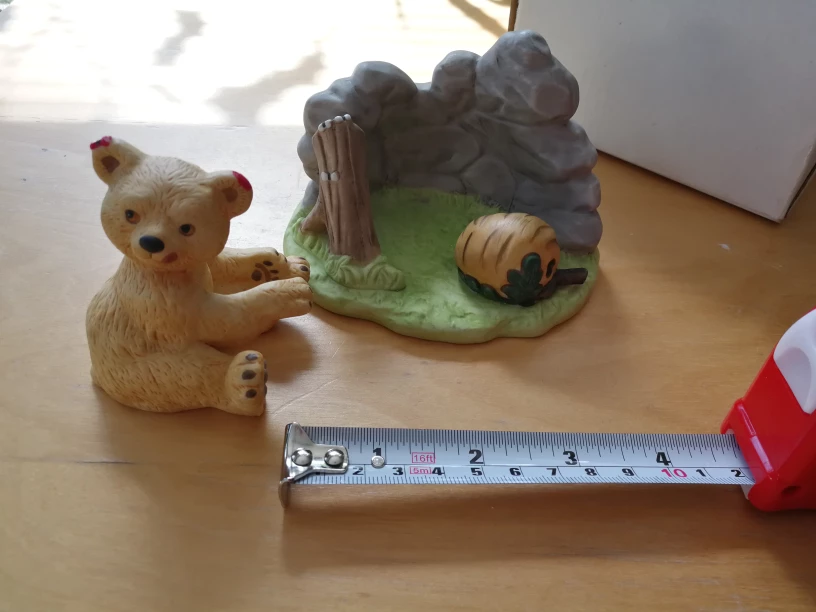 Hand painted Bear porcelain figurine image indicator(3)