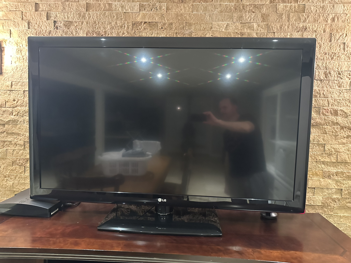 LG 55” LCD TV image indicator(4)