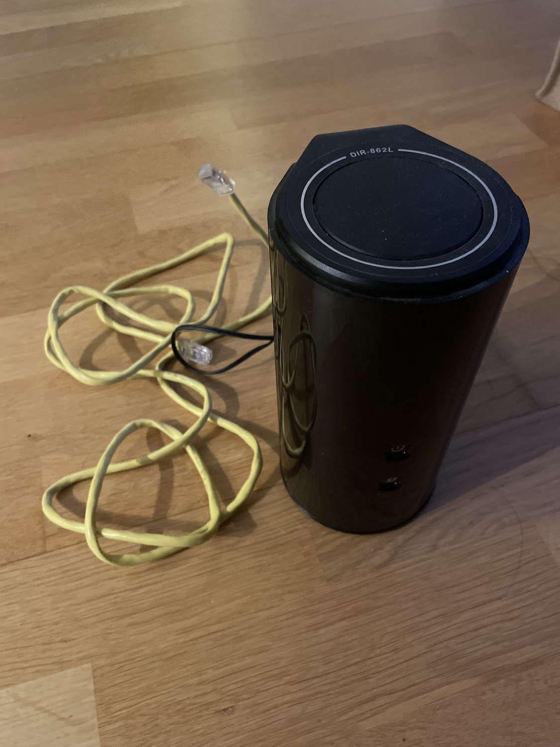 D-Link Wifi Router with Cable thumbnail