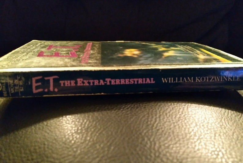 E.T. THE EXTRA-TERRESTRIAL COLLECTIBLES image indicator(7)