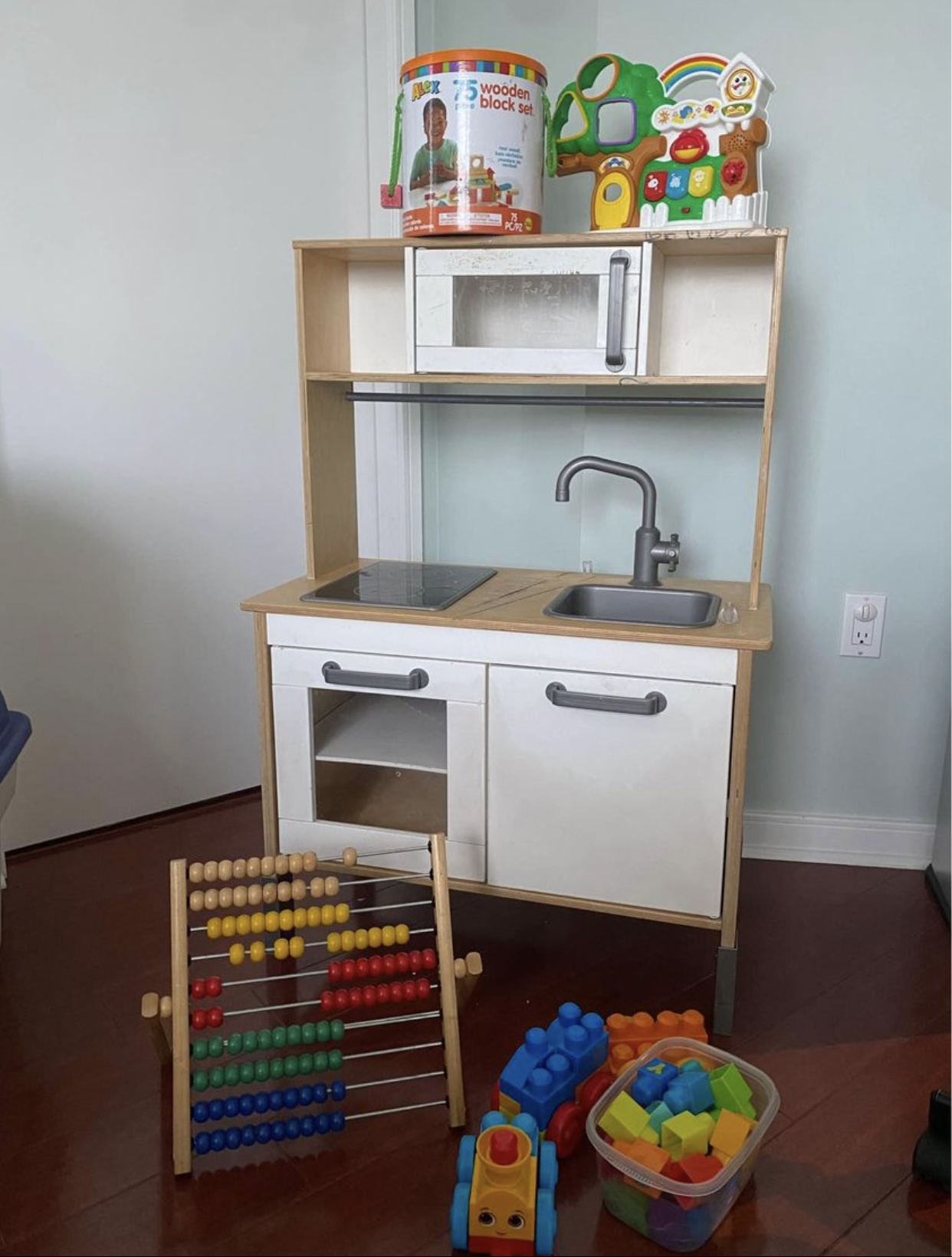 Play Kitchen