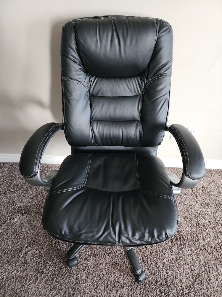 🥕 office/conference room chair (minor tear/scuffs)