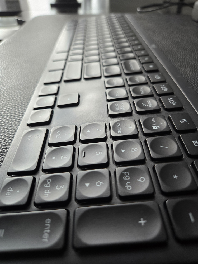MX Keys Wireless Illuminated Keyboard