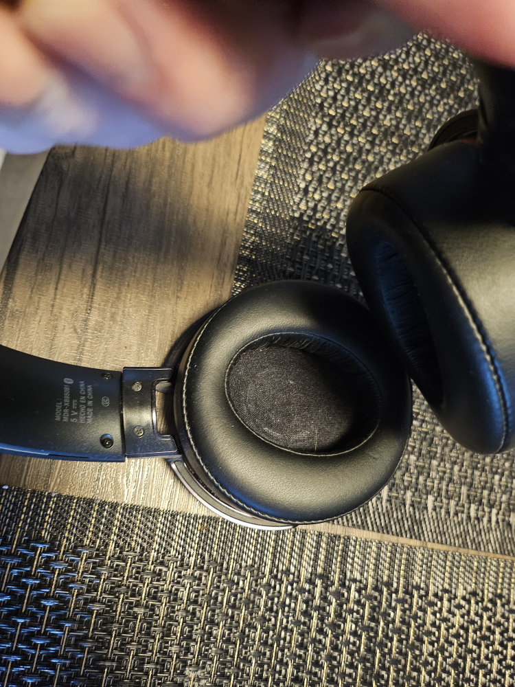 Like New Sony Extra Bass On-Ear Headphones image indicator(4)