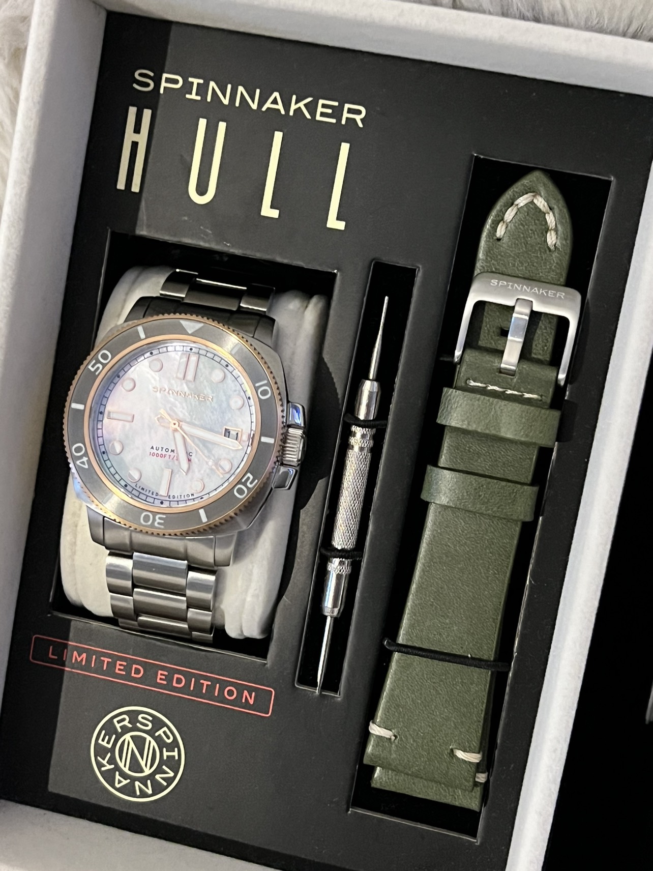 SPINNAKER HULL PEARL DIVER AUTOMATIC LIMITED EDITION MENS WATCH thumbnail