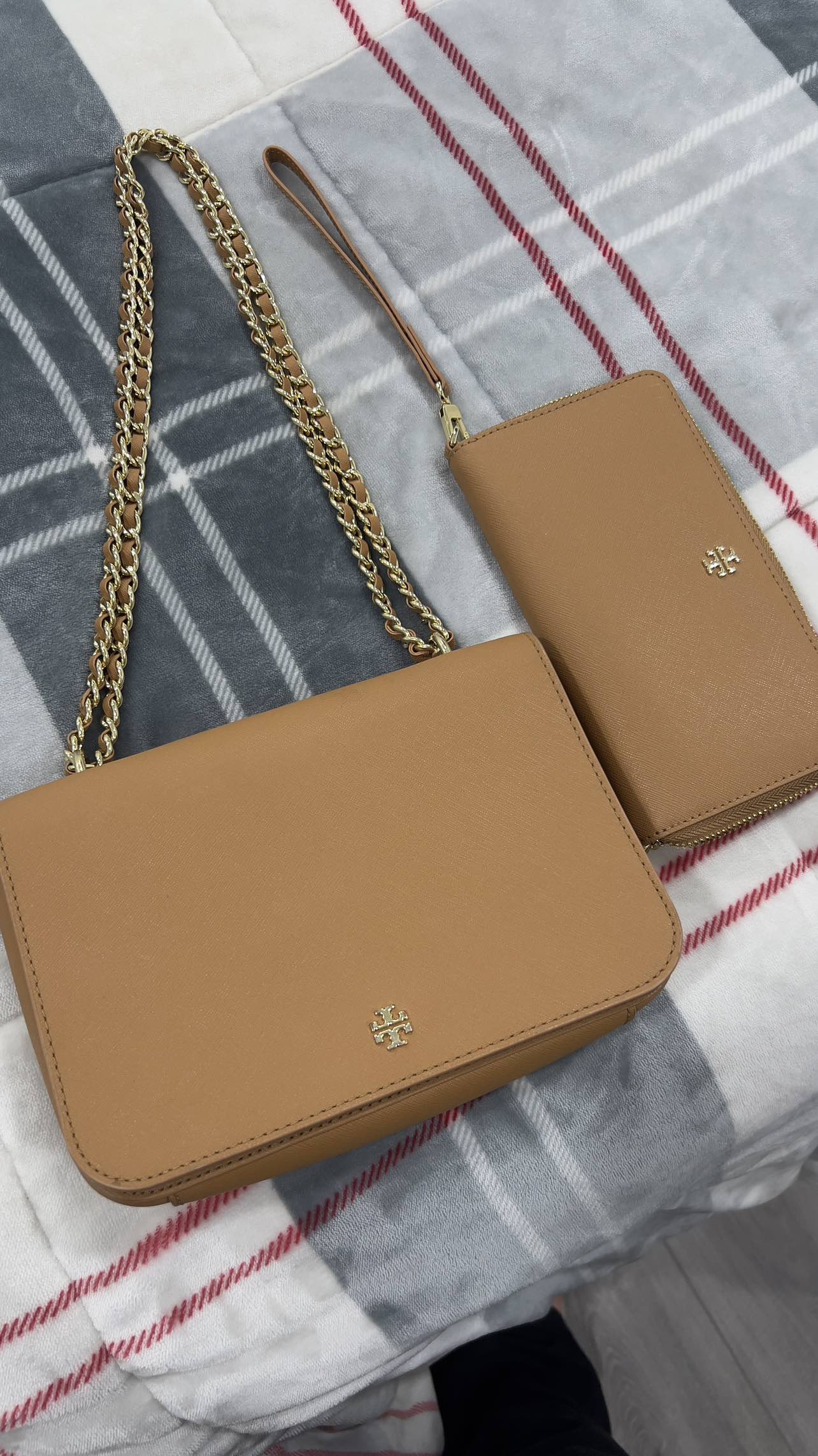 ✨Tory Burch Crossbody Bag w/ Matching wallet - Authentic✨ thumbnail
