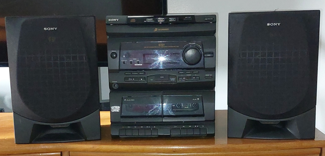 Sony Mini Home Stereo 🥕