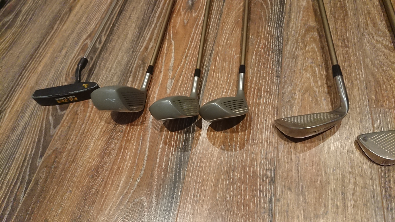 Merit right-handed golf set with bag and handcart image indicator(4)