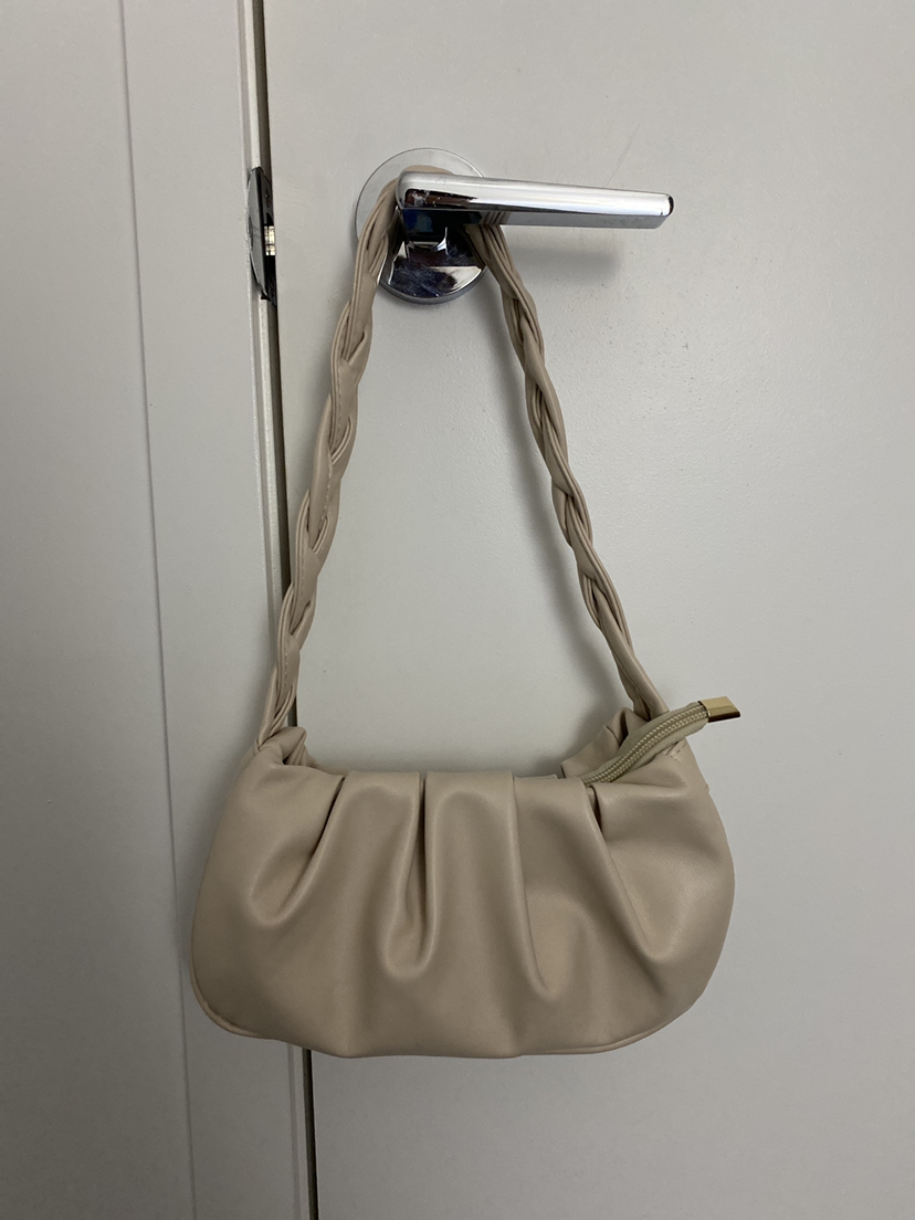 Beige purse thumbnail