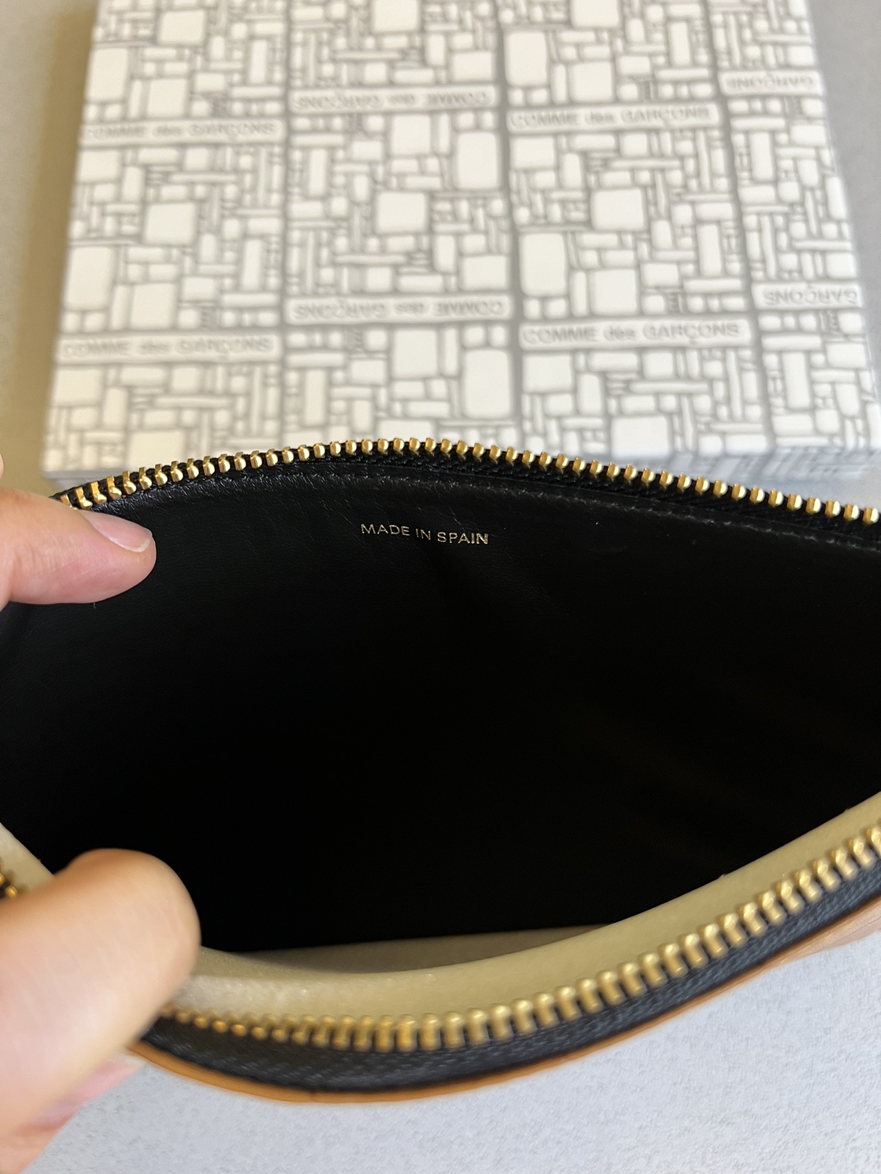 CDG large Tan Pouch - photo 4