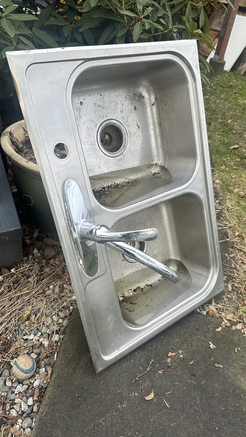 Outdoor double kitchen sink