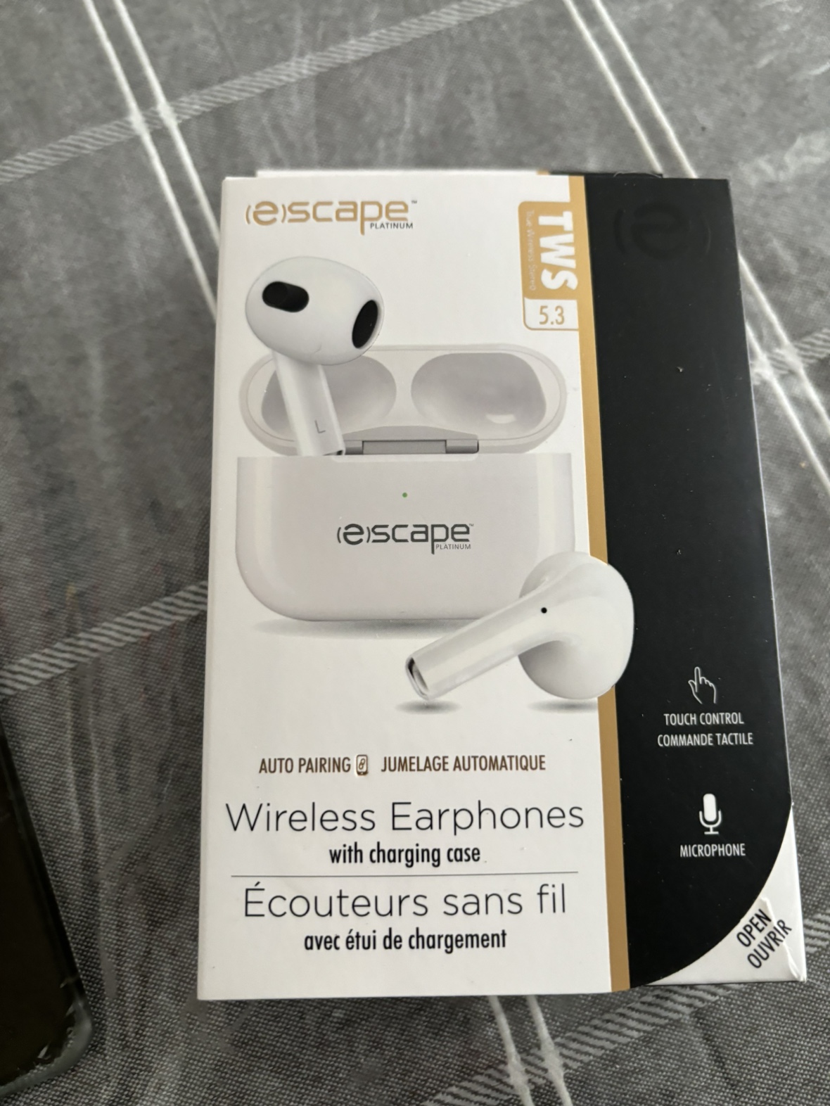 escape wireless earphones with charging case and microphone