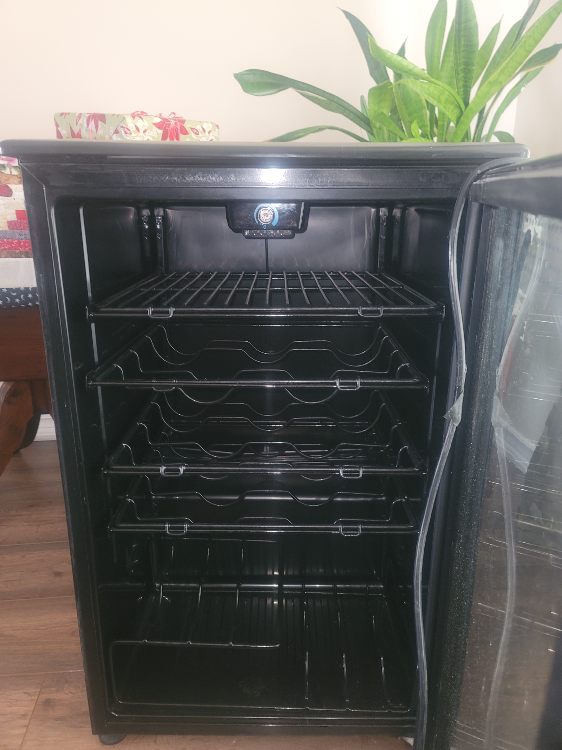 Danby bar fridge - photo 2