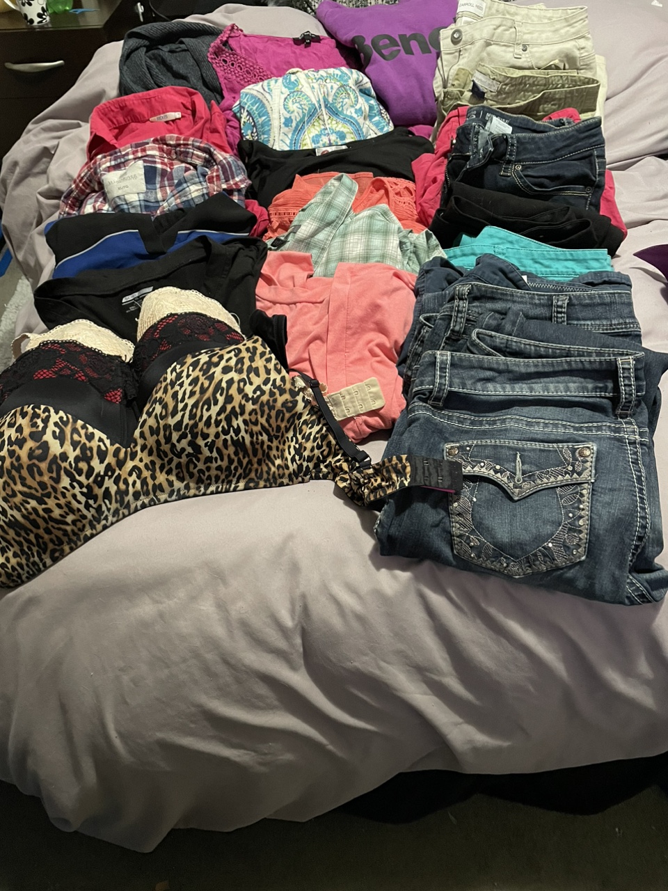 🧡Large Lot Woman’s clothing #freecycle thumbnail