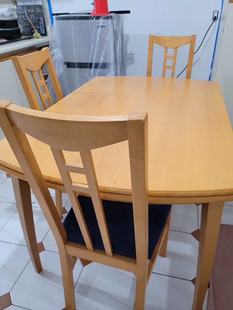 Table and 4 Chairs for Sale - photo 2