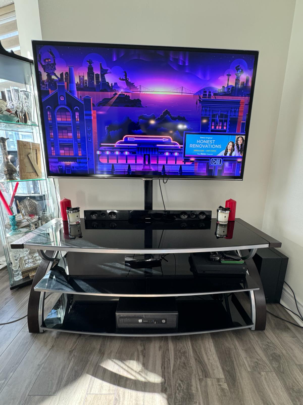 Tv stand up to 65"
